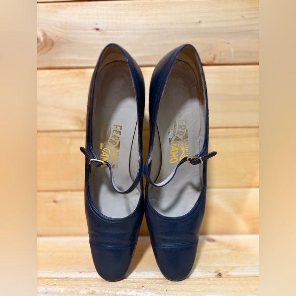 Salvatore Ferragamo Shoes - Vintage Salvatore Ferragamo Navy Blue smooth Leather Mary Jane Pump Heels - W 8